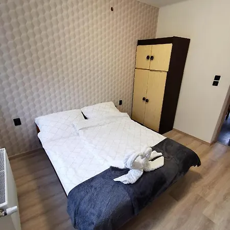 Muskatli Nyaralo زاماردي